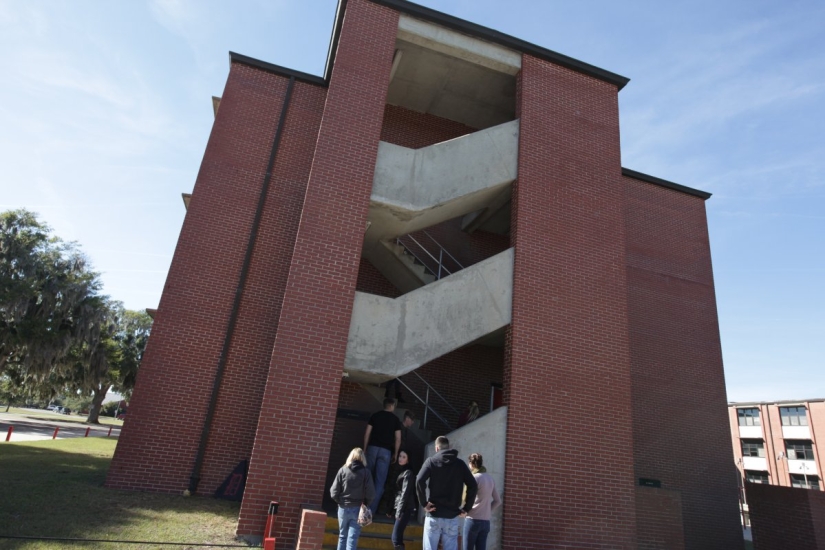 What the barracks look like, where the US Marines live and train