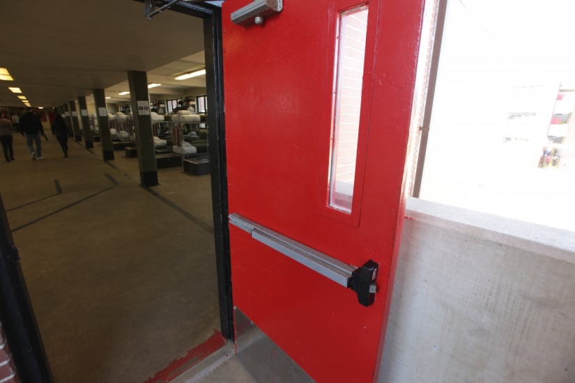 What the barracks look like, where the US Marines live and train