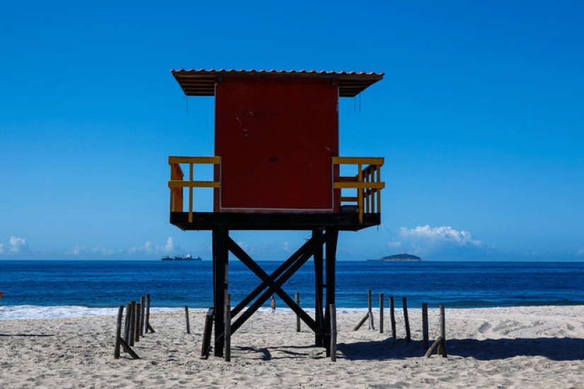What the deserted Rio de Janeiro looks like