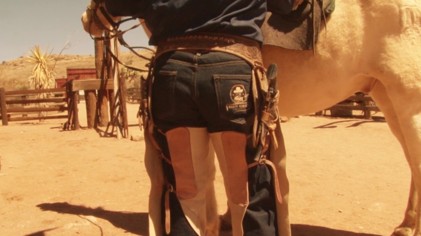 "What the hell? My Jeans Should Have an ass": ASOS shoppers Angry over $119 trousers "What the hell? My Jeans Should Have an ass": ASOS shoppers Angry over $119 trousers