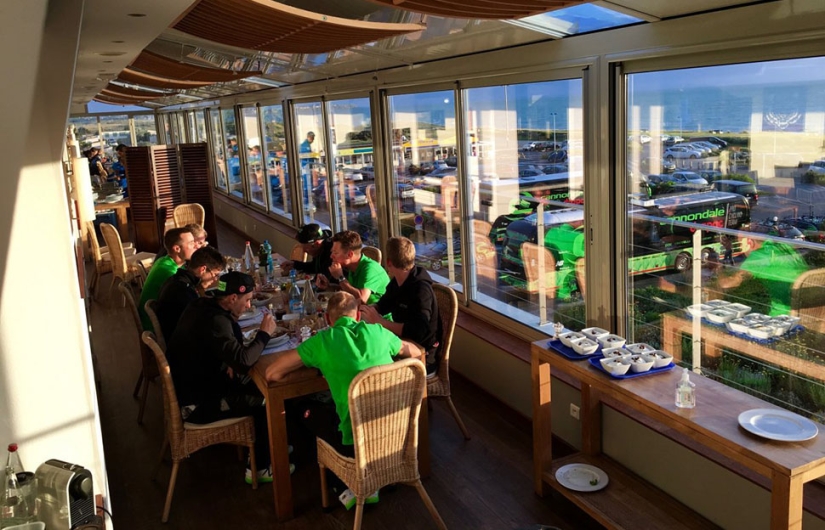 What Tour de France champions eat and drink right after the race