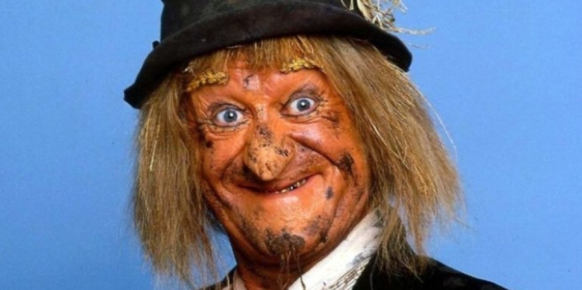 When I decided in the middle of winter to become a super-tanned beauty, and became ... a scarecrow