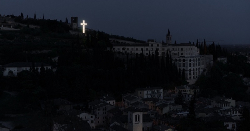 "When the lights are out": a delightful photo project in which everyone will see something of their own