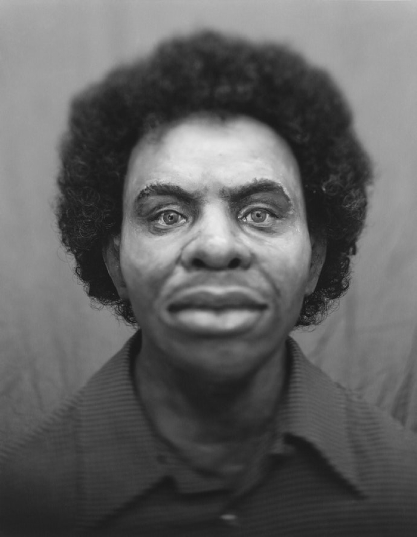 "Who am I and who killed me?": the silent likeness of victims from the archives