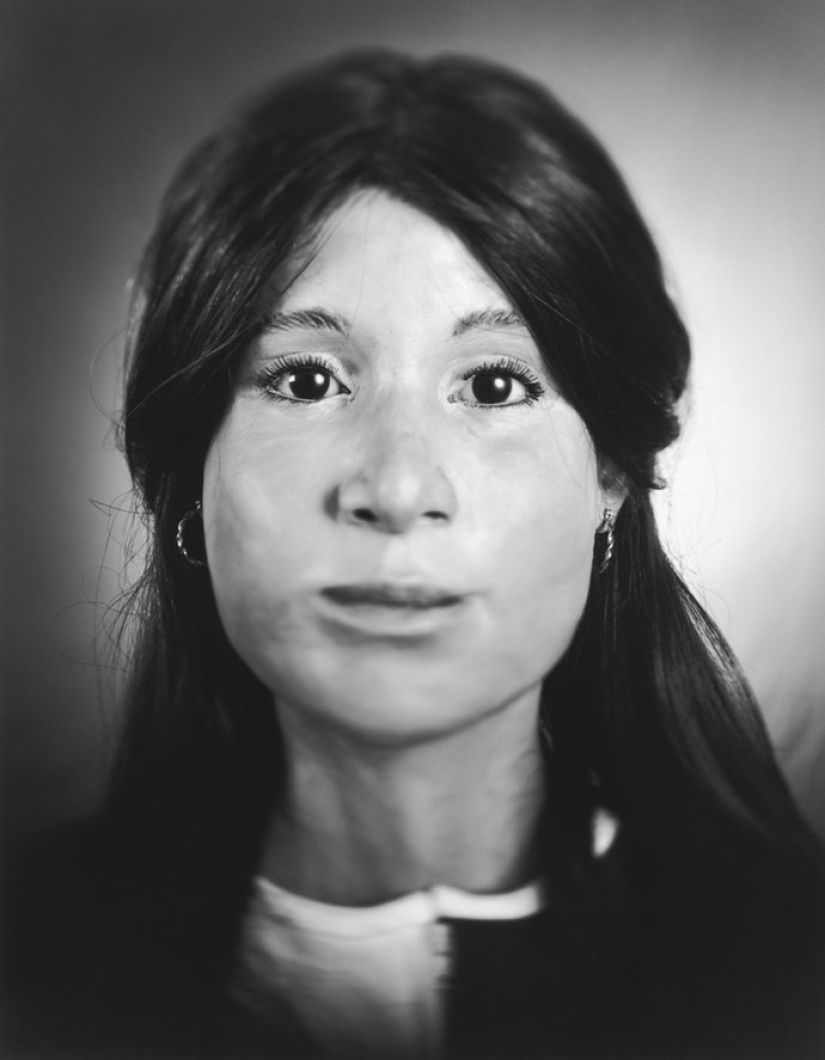 "Who am I and who killed me?": the silent likeness of victims from the archives