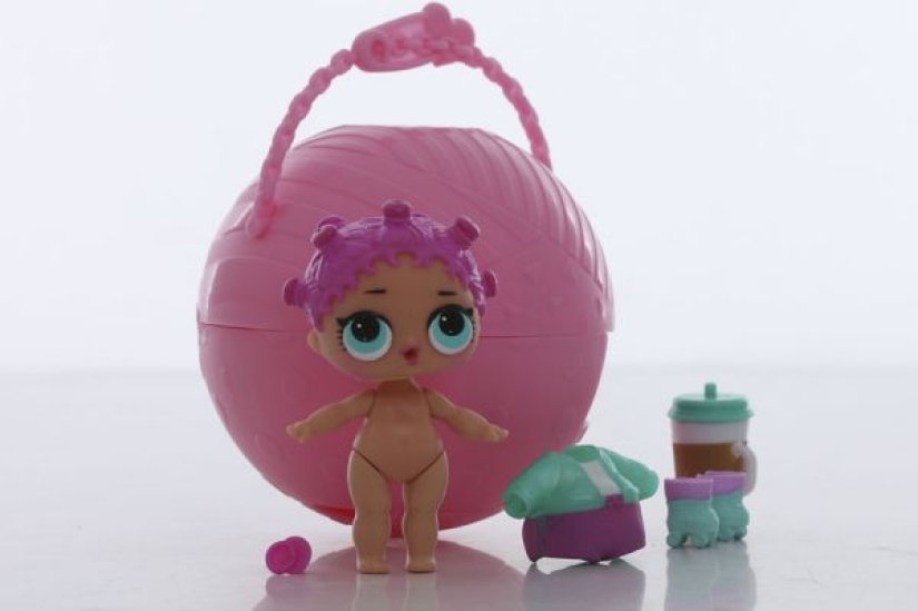 Why do children like Kinder for 2.5 thousand rubles so much, or What is an L.O.L. doll?