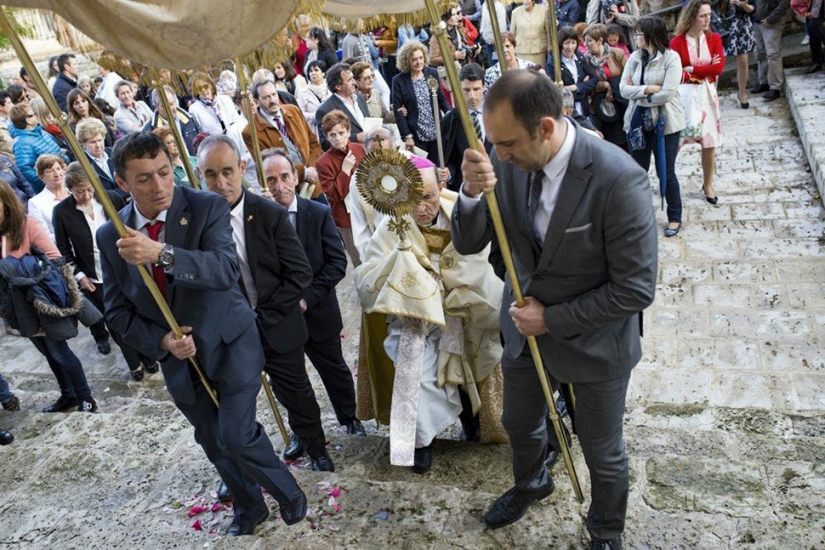 Why do Spaniards dress up as demons and jump over babies Why do Spaniards dress up as demons and jump over babies