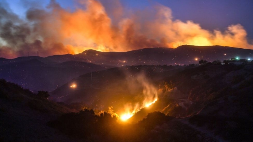 Wildfires in California: the city of Paradise burned down, Malibu evacuated