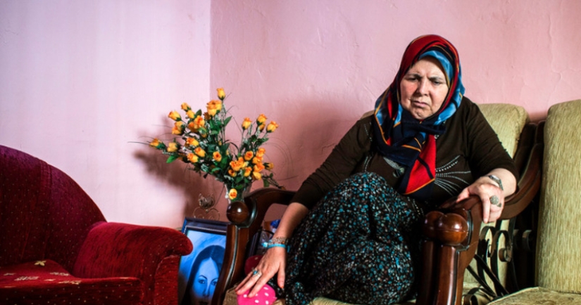 Women killed by their own husbands: Ozge Sebzechi's photo project Women killed by their own husbands: Ozge Sebzechi's photo project