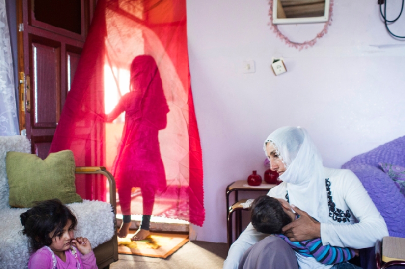 Women killed by their own husbands: Ozge Sebzechi's photo project Women killed by their own husbands: Ozge Sebzechi's photo project