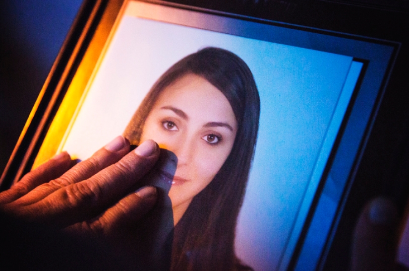 Women killed by their own husbands: Ozge Sebzechi's photo project Women killed by their own husbands: Ozge Sebzechi's photo project