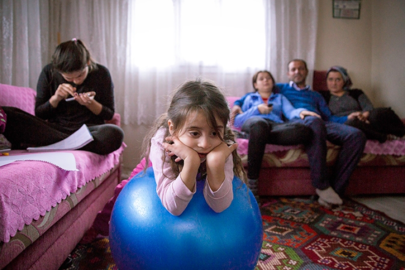 Women killed by their own husbands: Ozge Sebzechi's photo project Women killed by their own husbands: Ozge Sebzechi's photo project