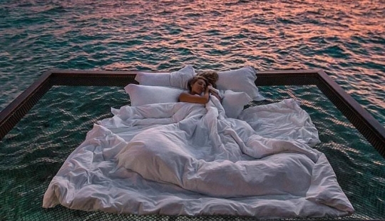 Would you like to sleep over the ocean under the stars? Then you go to the Maldives! Would you like to sleep over the ocean under the stars? Then you go to the Maldives!