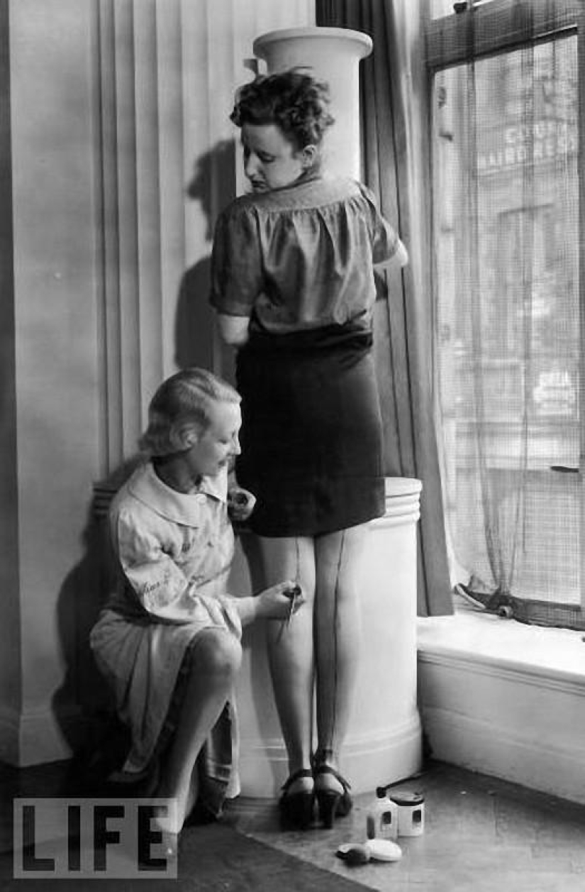 Y en este día, las mujeres encontraron la felicidad: hace 78 años, las medias de nylon salieron a la venta