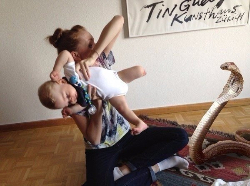 "Y, sin embargo, sobrevivió": qué sucede si dejas un hijo a un par de diseñadores