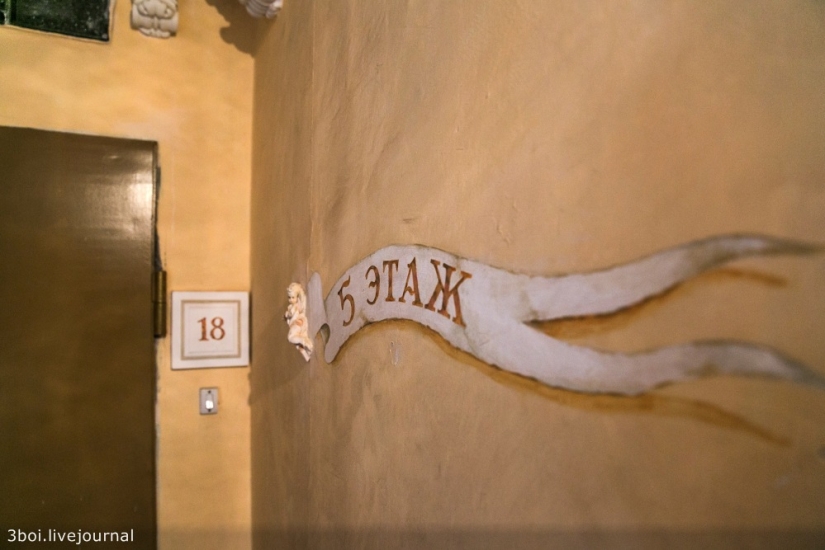 You can't forbid living beautifully: how a Rostov resident fought for the Baroque in the entrance and what came of it You can't forbid living beautifully: how a Rostov resident fought for the Baroque in the entrance and what came of it