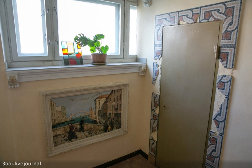 You can't forbid living beautifully: how a Rostov resident fought for the Baroque in the entrance and what came of it You can't forbid living beautifully: how a Rostov resident fought for the Baroque in the entrance and what came of it