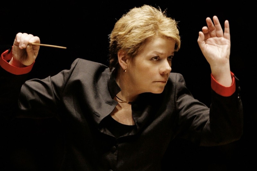 You have a "la" sinking in here