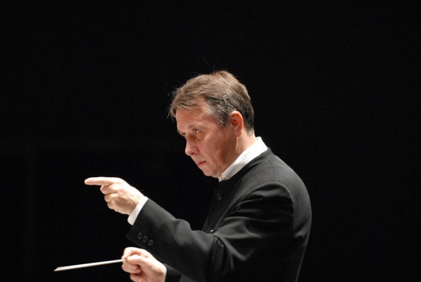 You have a "la" sinking in here