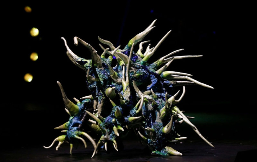 You haven't seen this before! The most extravagant images from the exhibition "Wearable Art"