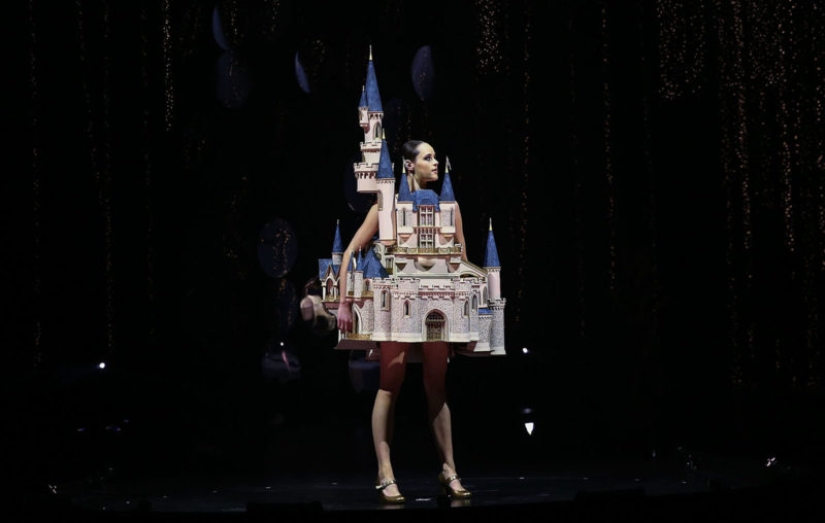 You haven't seen this before! The most extravagant images from the exhibition "Wearable Art"