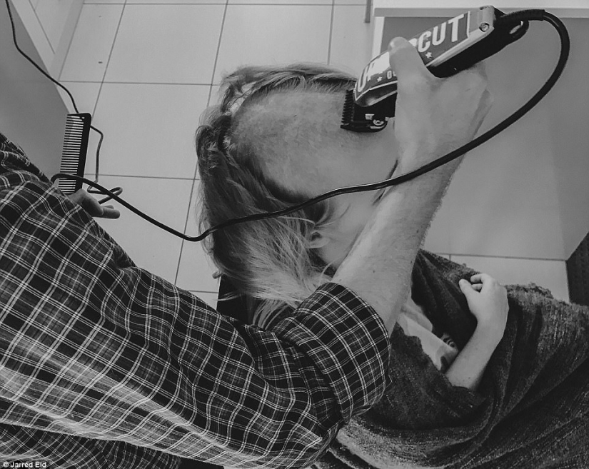 "You'll be fine": photographer captures wife and her battle with cancer