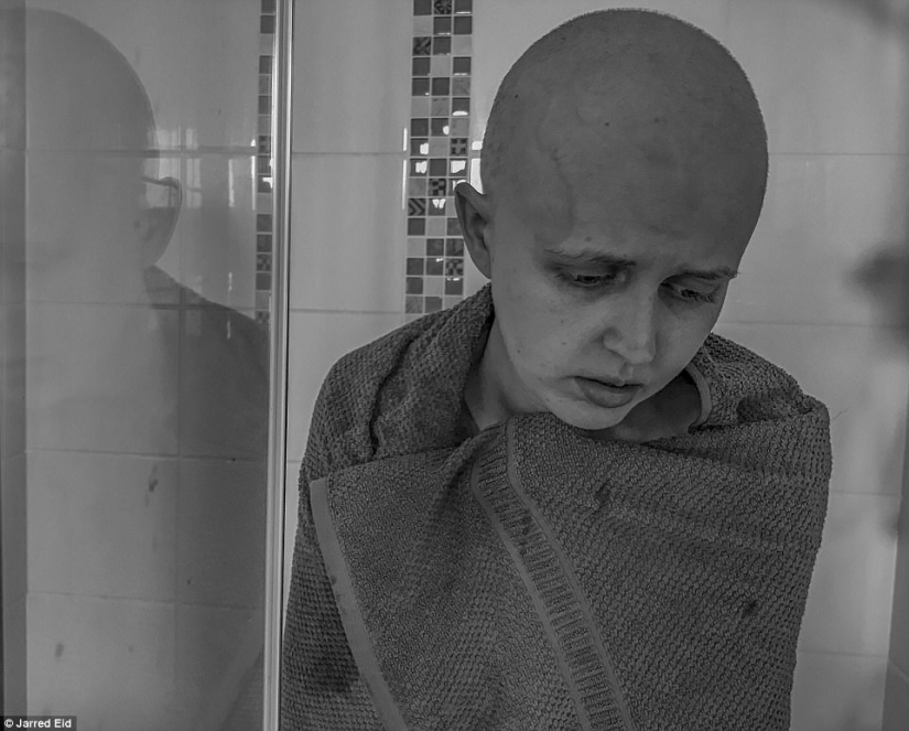 "You'll be fine": photographer captures wife and her battle with cancer