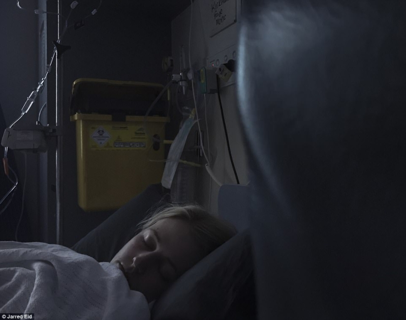 "You'll be fine": photographer captures wife and her battle with cancer