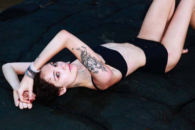 Young, beautiful, nude: 20 + candid photos of star daughters