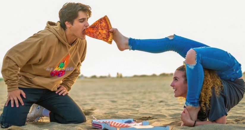 Young gymnast Sophie Dossi, striking with her flexibility Young gymnast Sophie Dossi, striking with her flexibility