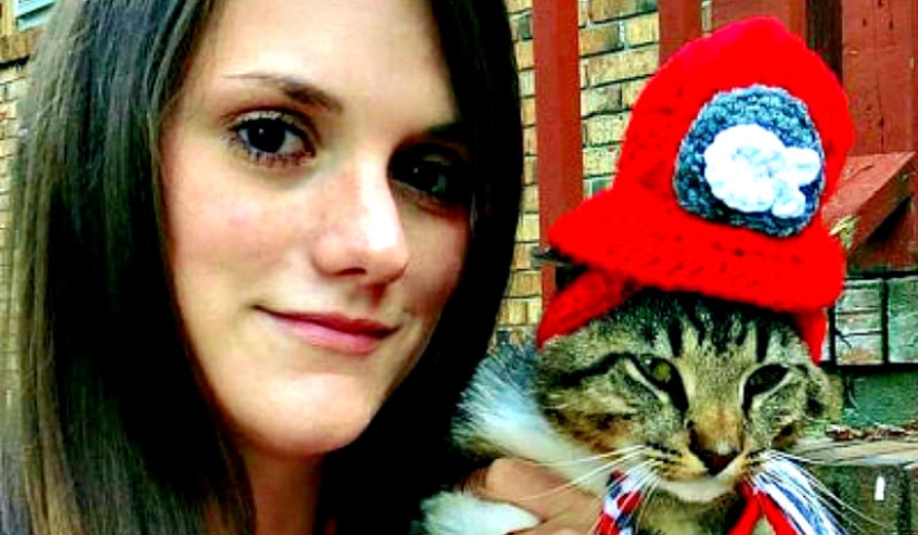 Your cat needs such a hat!