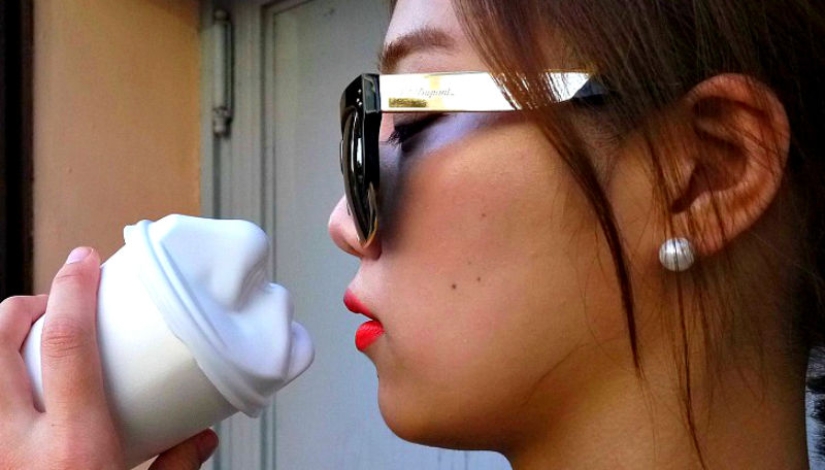 Your coffee kisses you! Your coffee kisses you!