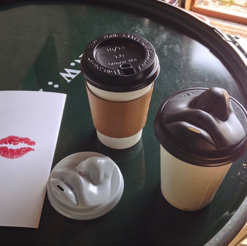 Your coffee kisses you! Your coffee kisses you!