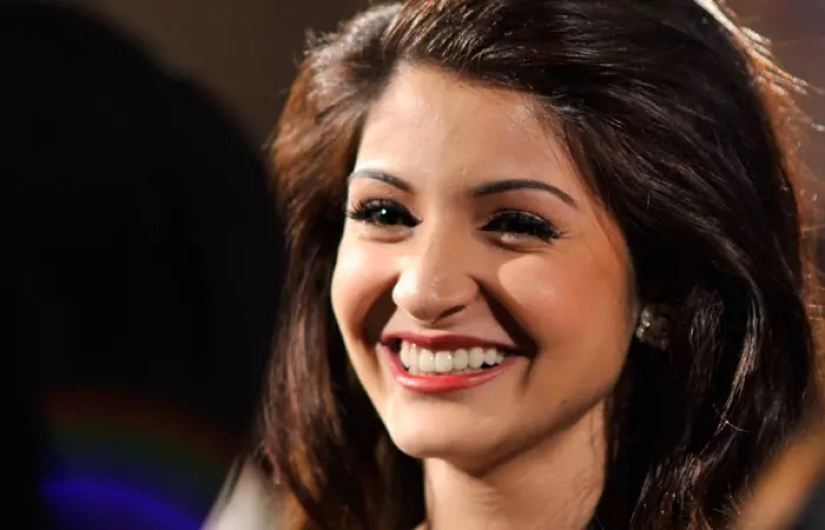 10 celebridades famosas con cejas sexys