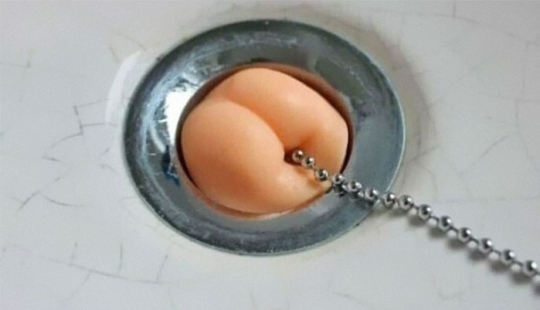 10 Examples Of ‘Ugly Design’ Shared By This Insta Page