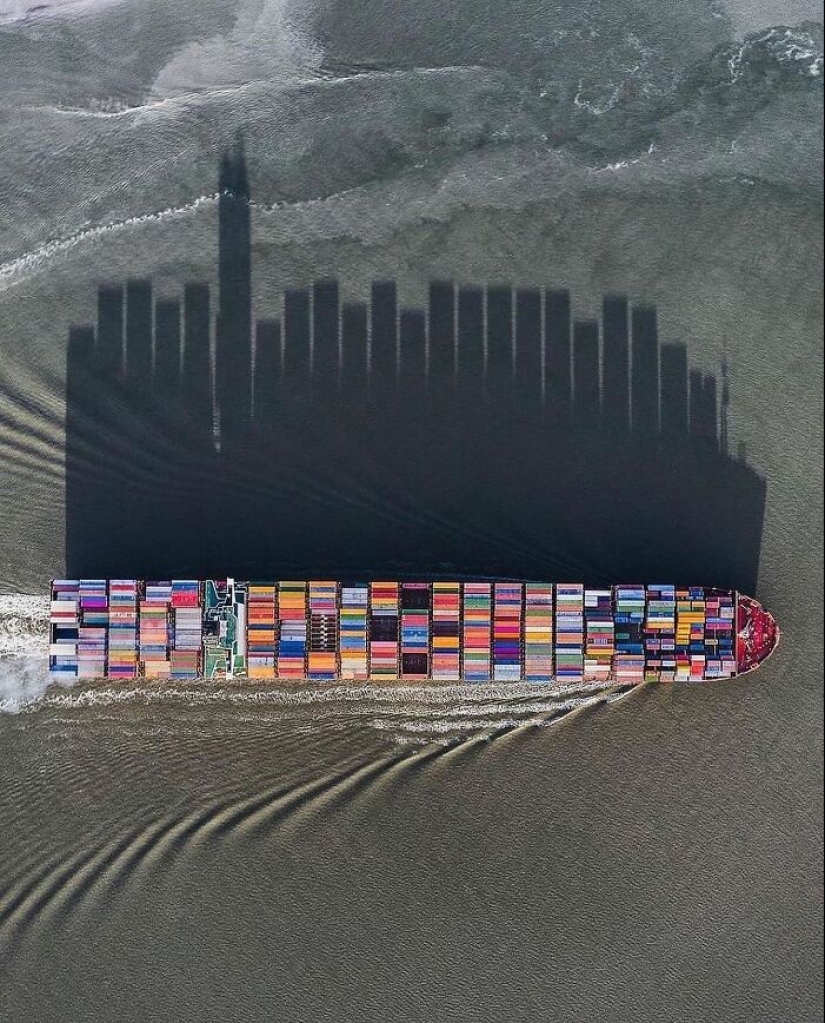 10 Fascinating Pics Featured On “The Decisive Moments Magazine” Instagram Account