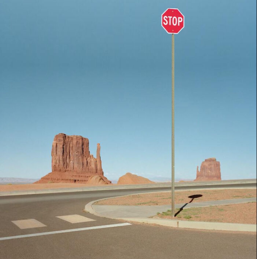 10 imágenes inquietantes de espacios liminales que parecen trastiendas