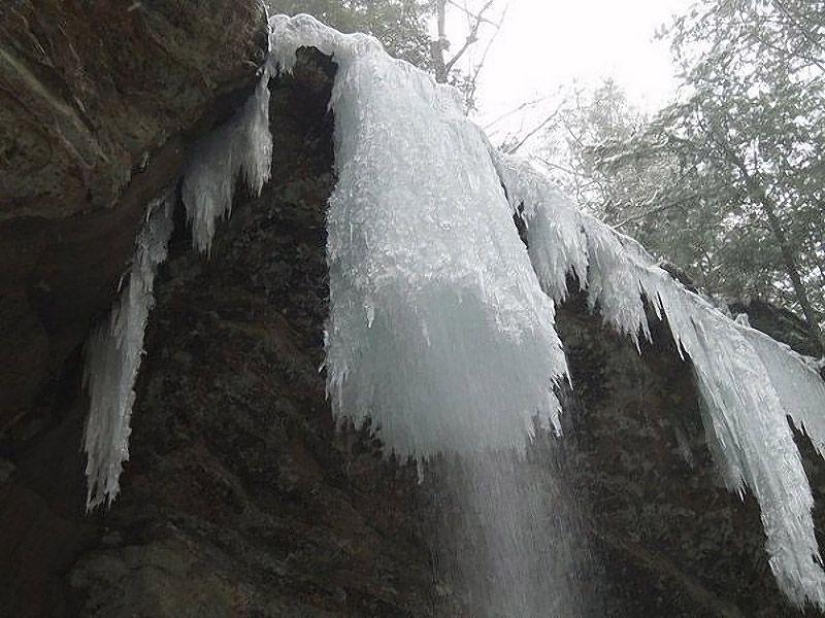 10 Incredible Ice Waterfalls