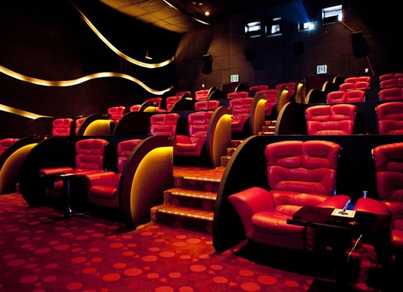 10 Incredible Movie Theaters That Will Surprise Even the Pickiest Movie Fan 10 Incredible Movie Theaters That Will Surprise Even the Pickiest Movie Fan