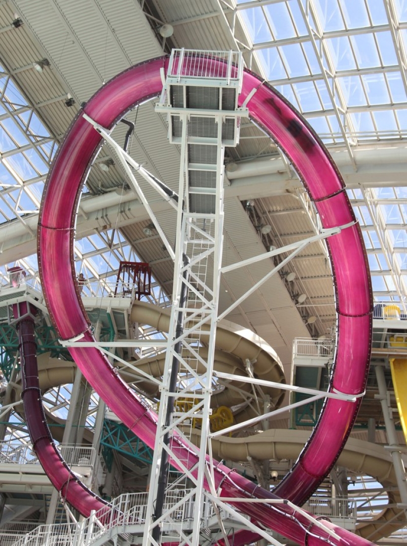 10 most dizzying slides in water parks, which not everyone dares to go down