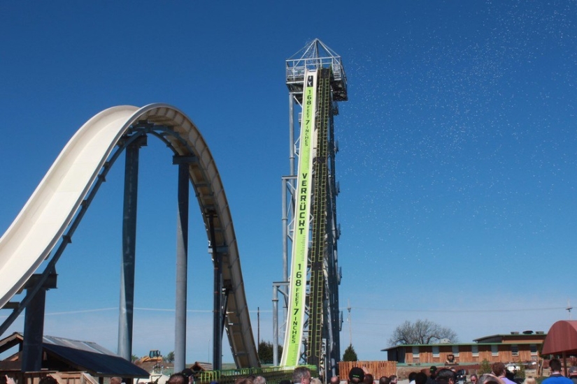 10 most dizzying slides in water parks, which not everyone dares to go down