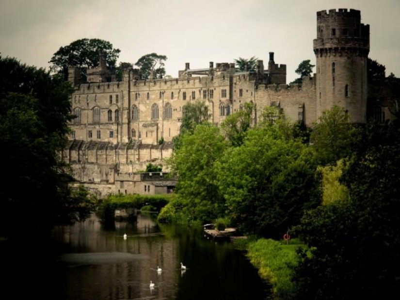 10 Mystical Haunted Castles