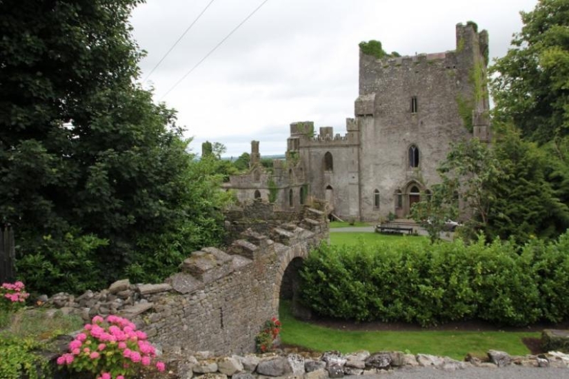 10 Mystical Haunted Castles