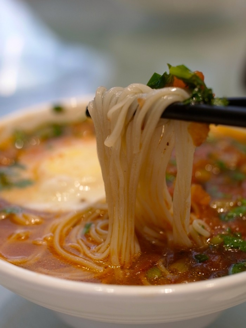 10 rules of table etiquette from different countries that should not be violated