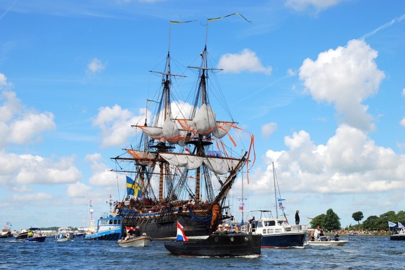 11 photos of the parade of ships in Amsterdam, from which you will want to buy yourself a boat and go to sea 11 photos of the parade of ships in Amsterdam, from which you will want to buy yourself a boat and go to sea