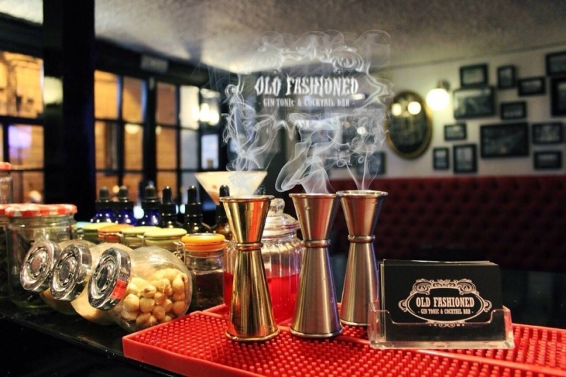 12 bars in the world that you should visit at least once in your life