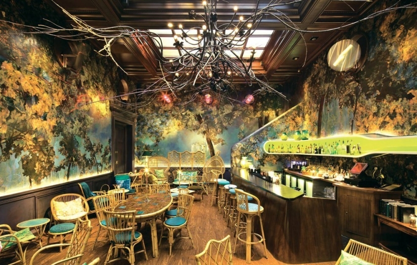 12 bars in the world that you should visit at least once in your life