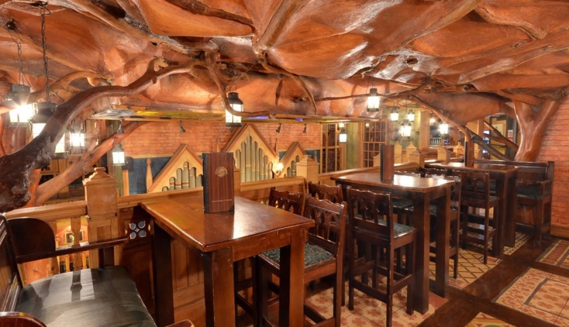 12 bars in the world that you should visit at least once in your life