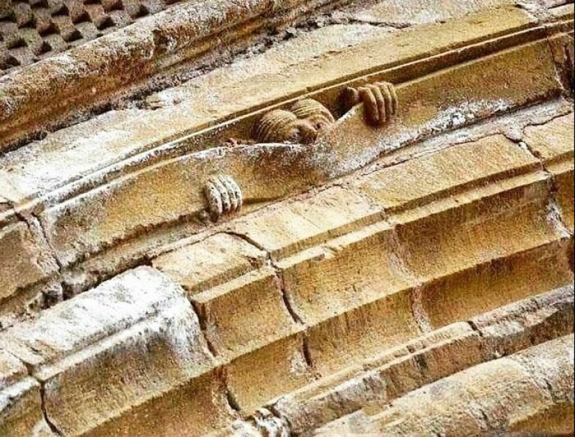 12 obras de arte intencionales y accidentales que la gente ha encontrado en todo el mundo 12 obras de arte intencionales y accidentales que la gente ha encontrado en todo el mundo