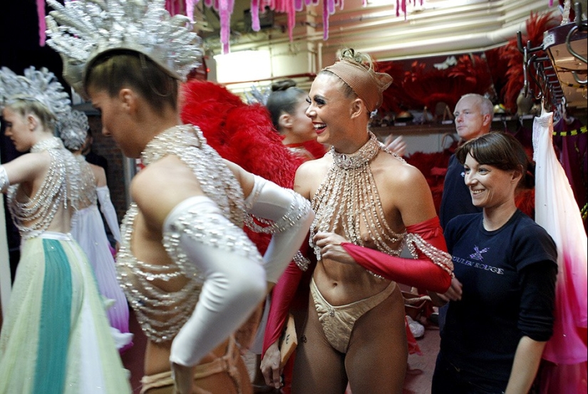 125 years behind the scenes of the Moulin Rouge 125 years behind the scenes of the Moulin Rouge